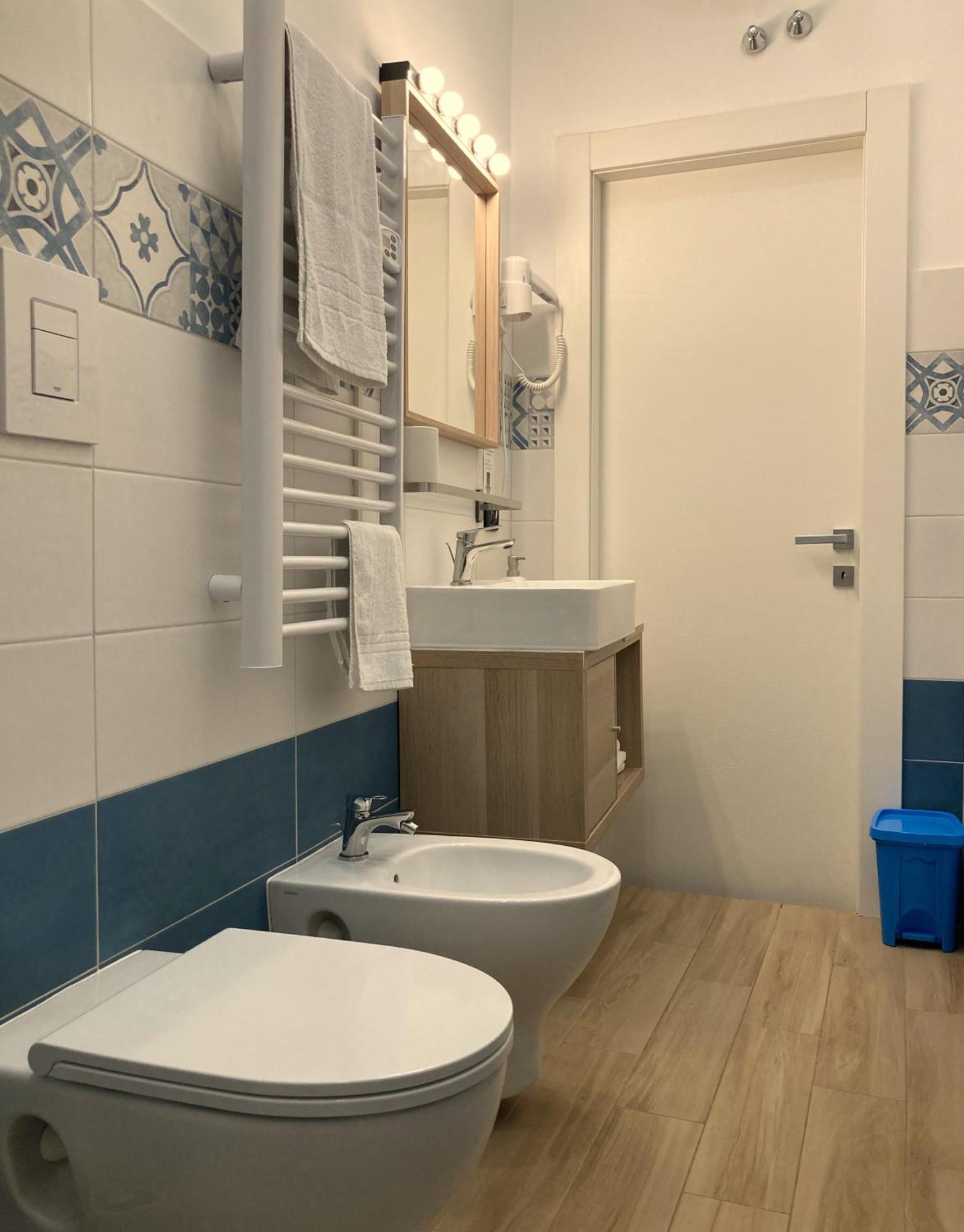 La Casa Blu Nel Cuore Storico Di Napoli מראה חיצוני תמונה